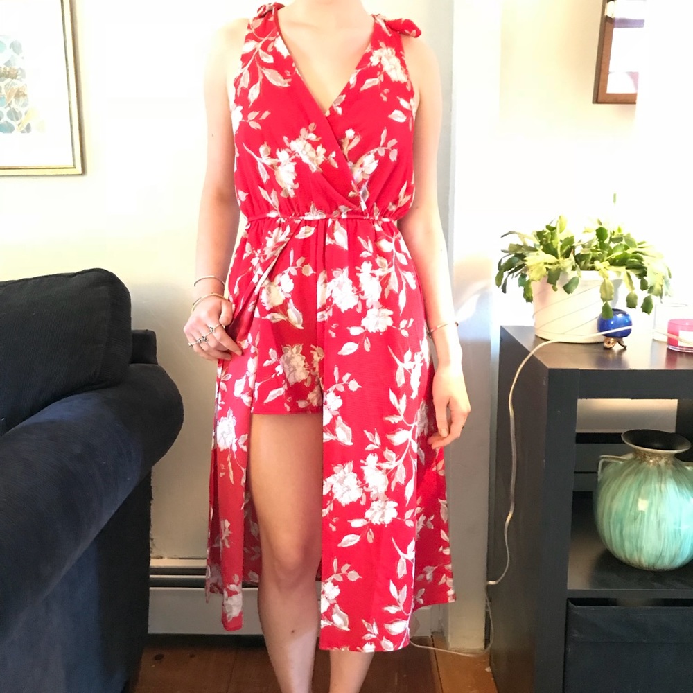 Trixxi Red Floral Wall Thru Romper Slveless dress